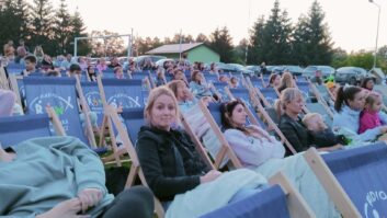 Zdjęcie z galerii Kino plenerowe w Bolesławiu – sukces wspólnej inicjatywy😊