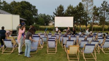 Zdjęcie z galerii Kino plenerowe w Bolesławiu – sukces wspólnej inicjatywy😊