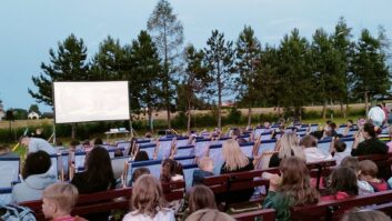 Zdjęcie z galerii Kino plenerowe w Bolesławiu – sukces wspólnej inicjatywy😊